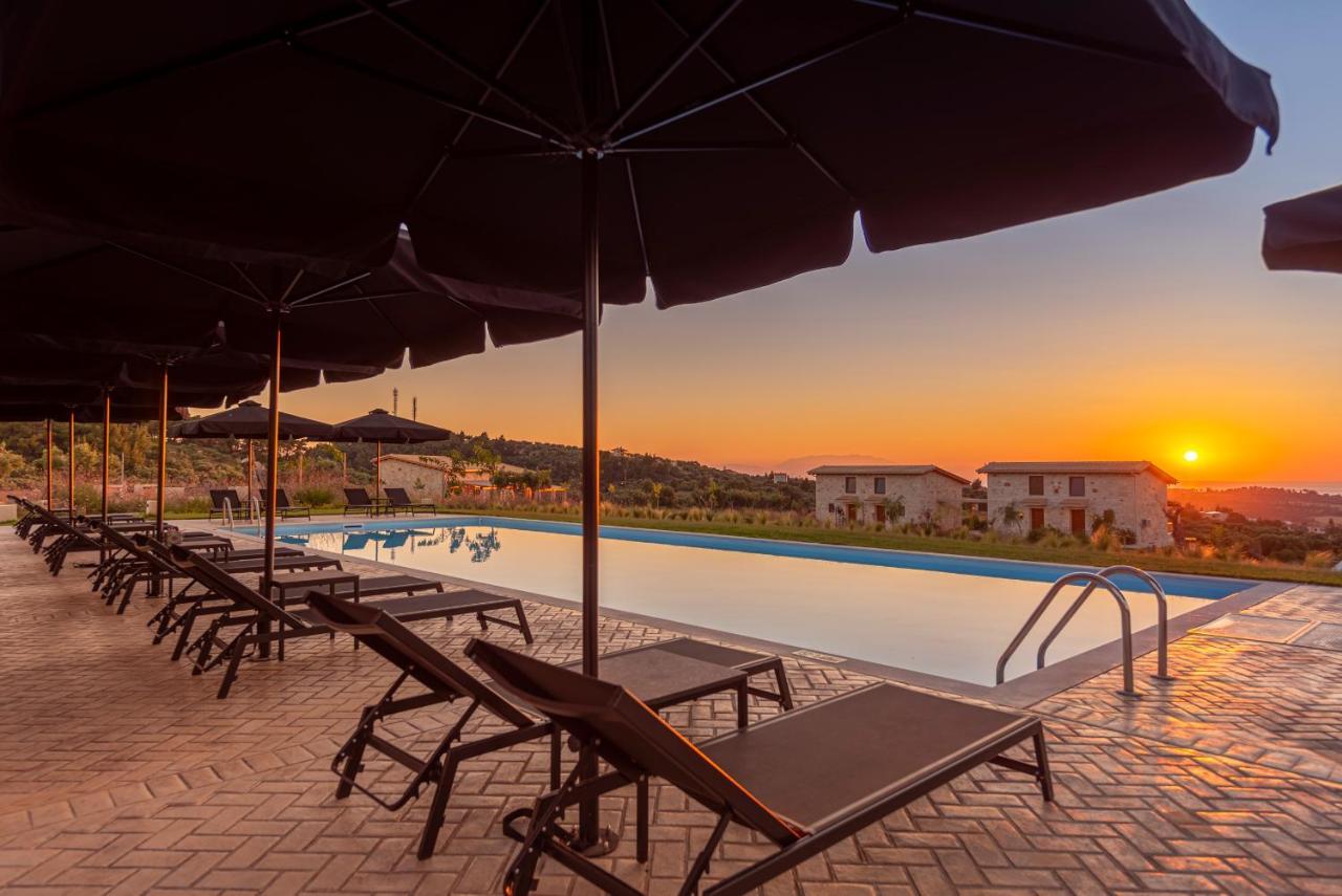 Mint Retreat Suites (Adults Only) Kalandra Exterior foto