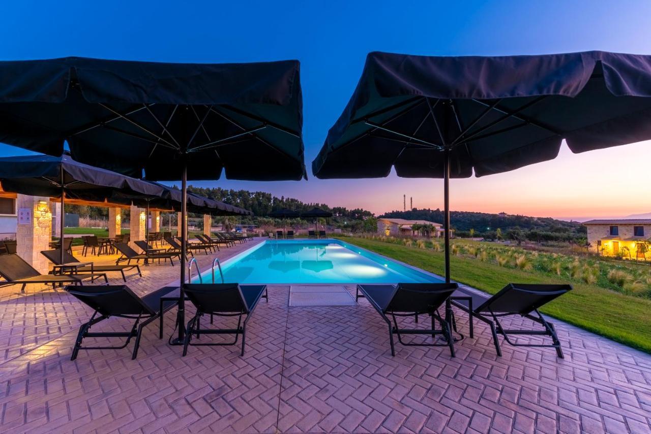 Mint Retreat Suites (Adults Only) Kalandra Exterior foto