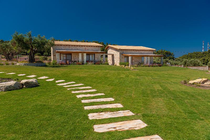 Mint Retreat Suites (Adults Only) Kalandra Exterior foto
